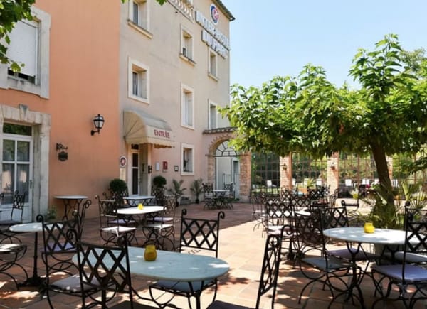 The Originals City, Hôtel du Parc, Hôtel 2*, Entraigues-sur-la-Sorgue, France